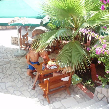 David Apartments And Rooms Dobra Voda Luaran gambar