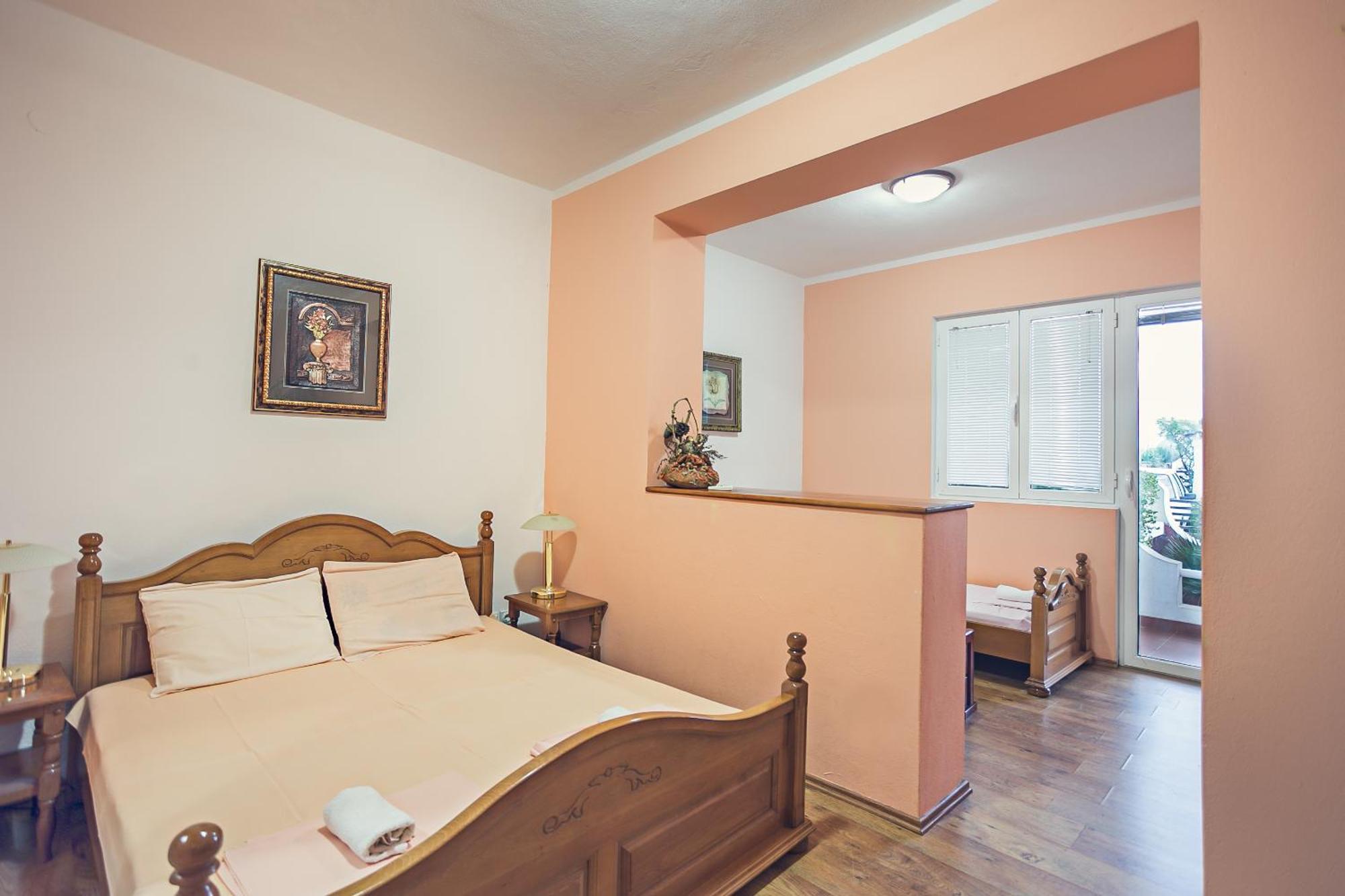 David Apartments And Rooms Dobra Voda Luaran gambar