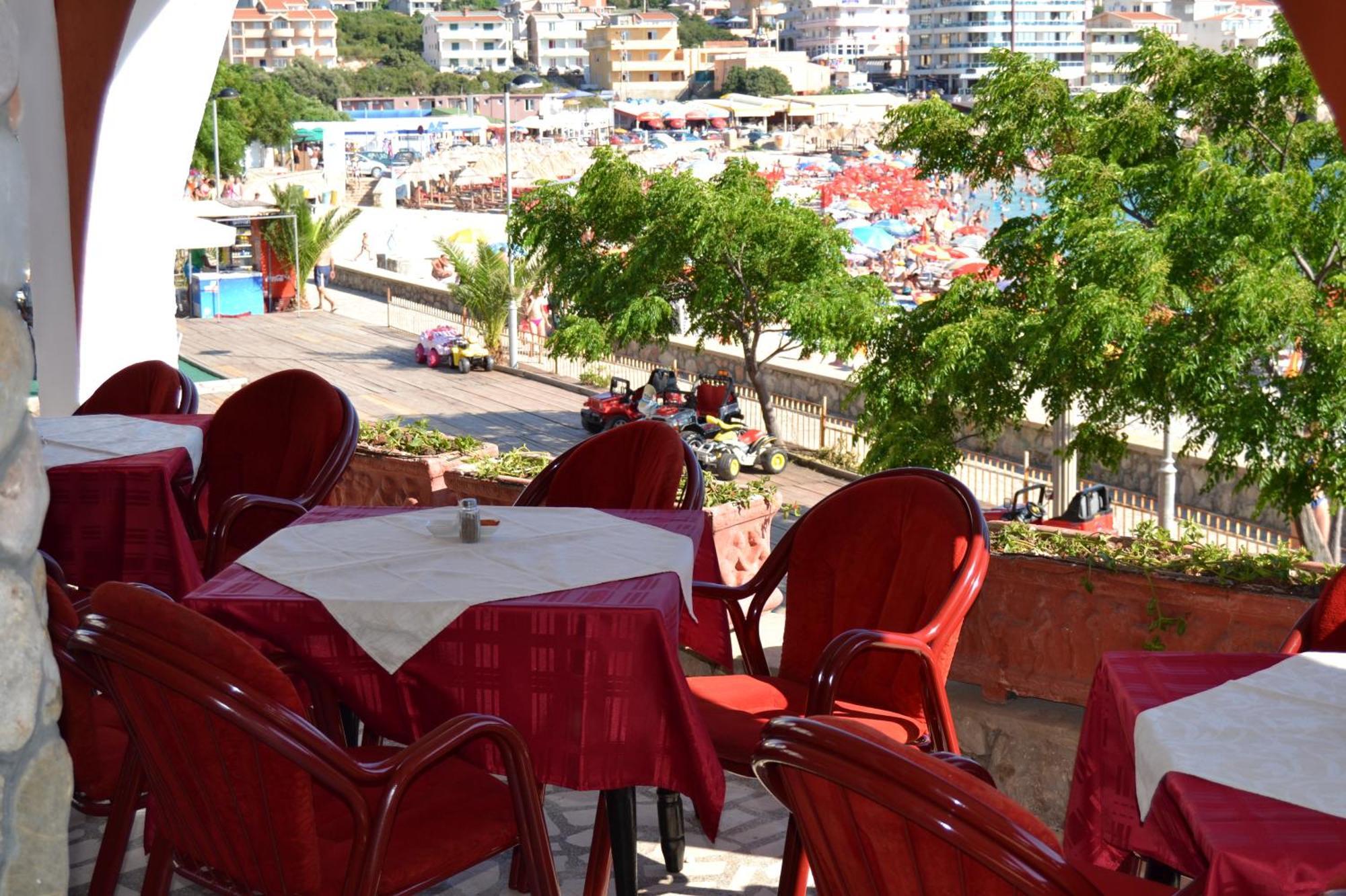 David Apartments And Rooms Dobra Voda Luaran gambar