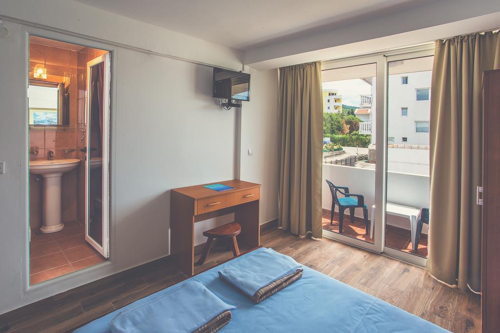 David Apartments And Rooms Dobra Voda Luaran gambar