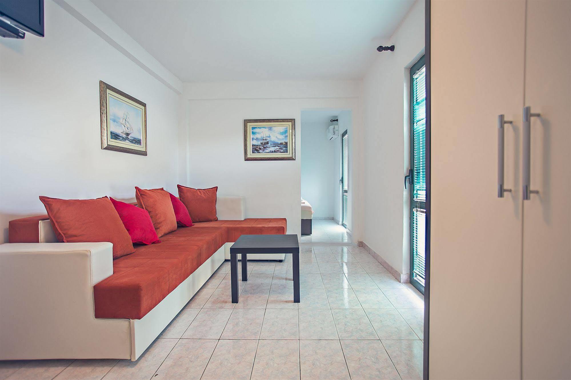 David Apartments And Rooms Dobra Voda Luaran gambar